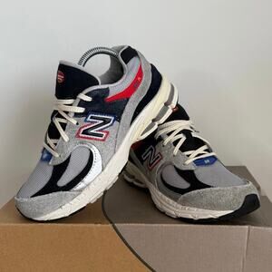New Balance 2002 R X DTLR Kids Sneaker - SZ 3 Y